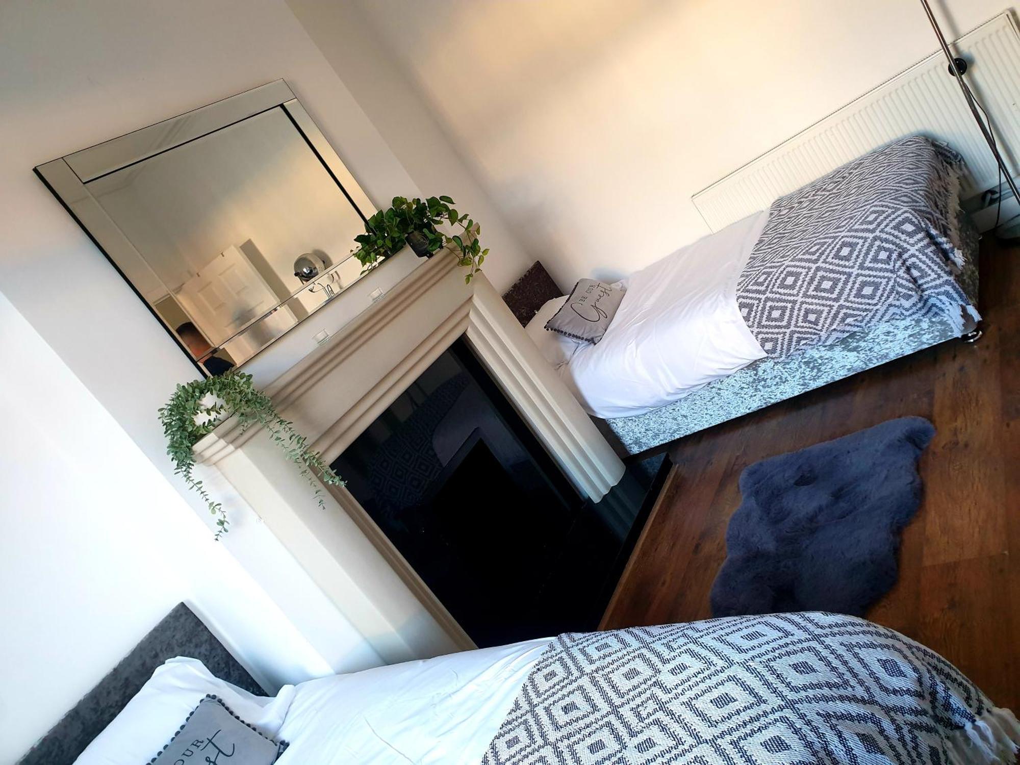 Lenny House Holiday home Bolton